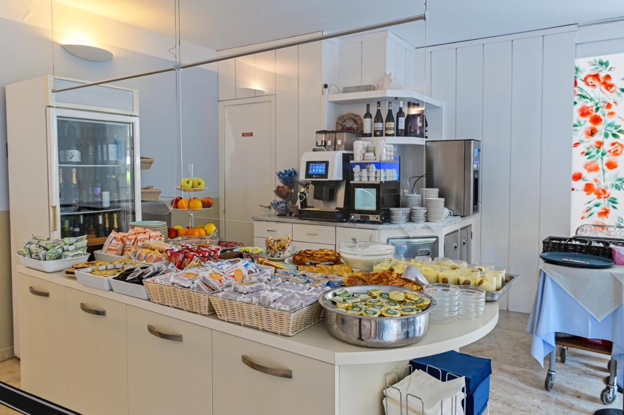 Hotel Delle Rose San Bartolomeo Al Mare Eksteriør billede