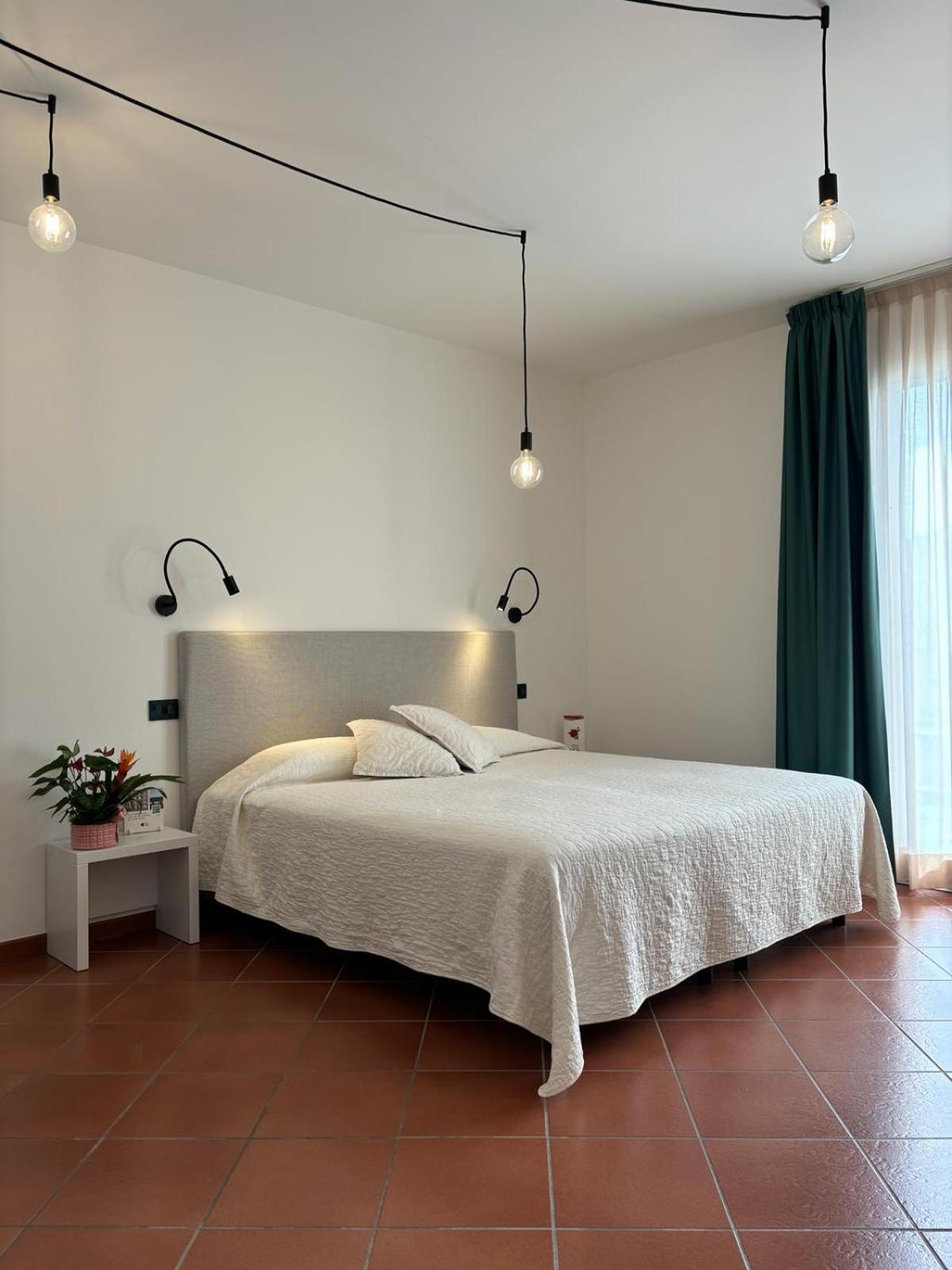 Hotel Delle Rose San Bartolomeo Al Mare Eksteriør billede
