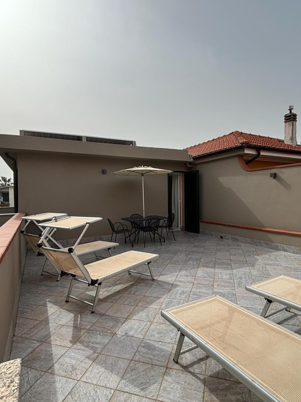 Hotel Delle Rose San Bartolomeo Al Mare Eksteriør billede