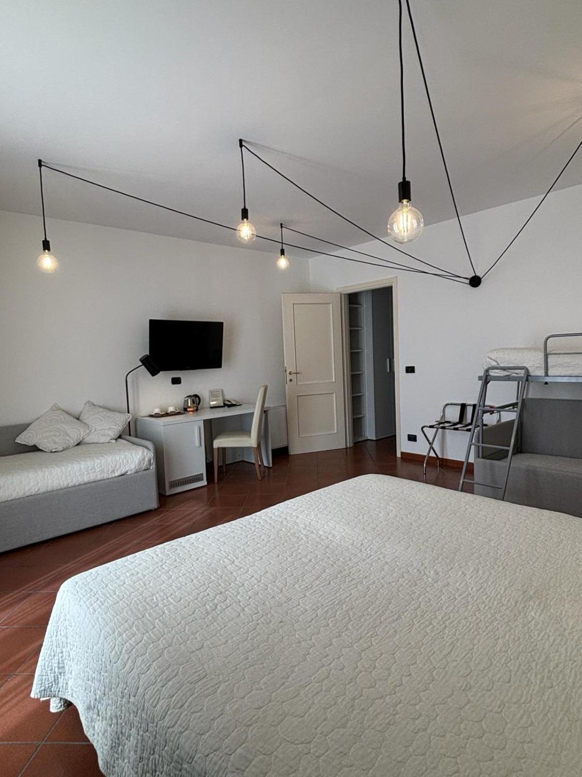 Hotel Delle Rose San Bartolomeo Al Mare Eksteriør billede