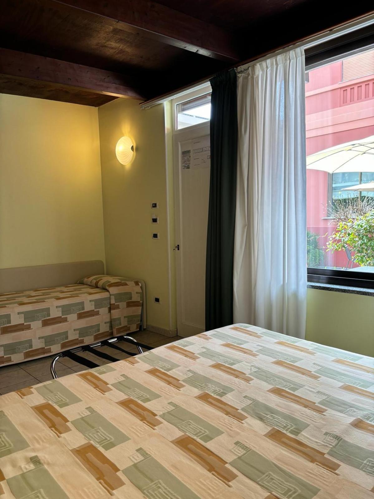 Hotel Delle Rose San Bartolomeo Al Mare Eksteriør billede