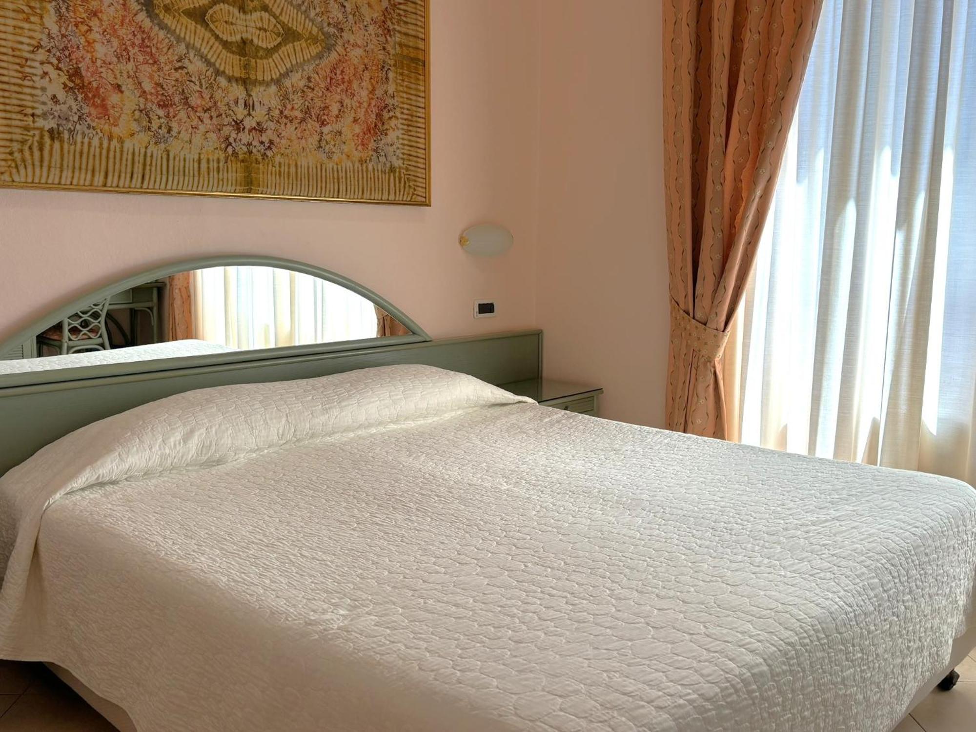 Hotel Delle Rose San Bartolomeo Al Mare Eksteriør billede