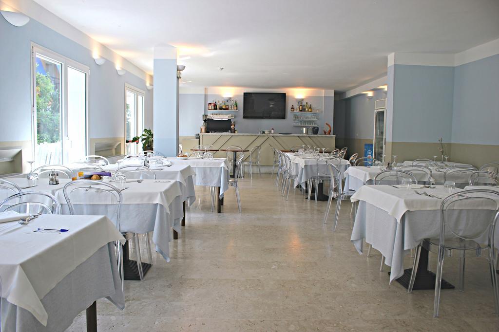 Hotel Delle Rose San Bartolomeo Al Mare Eksteriør billede