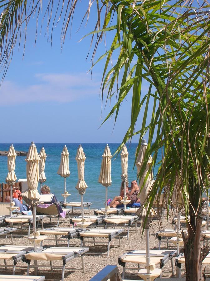 Hotel Delle Rose San Bartolomeo Al Mare Eksteriør billede