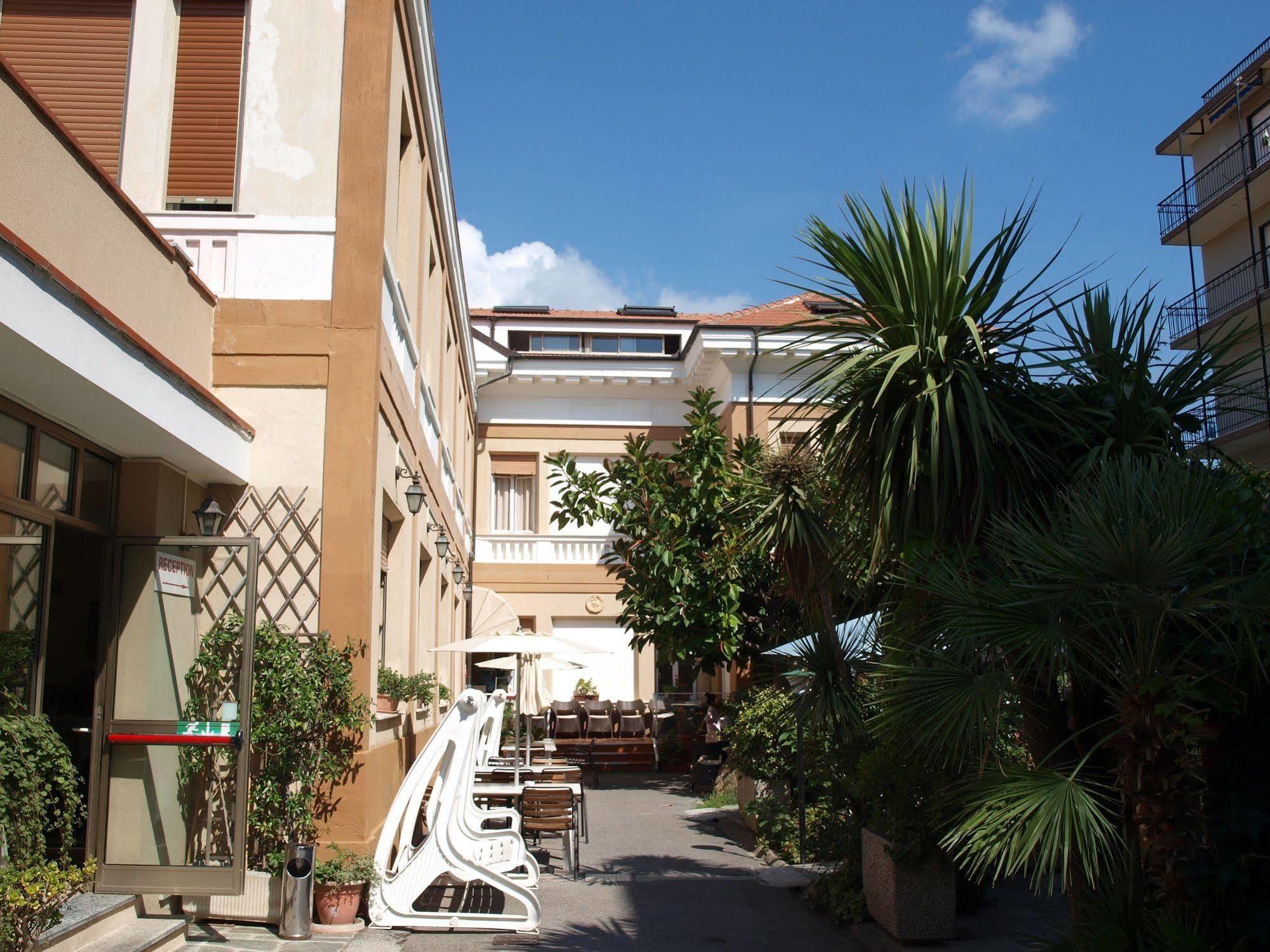 Hotel Delle Rose San Bartolomeo Al Mare Eksteriør billede